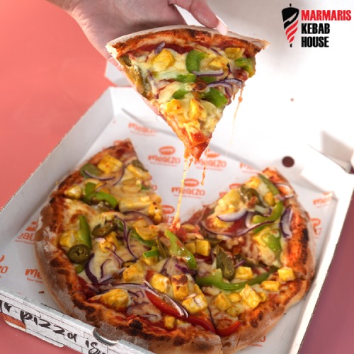 Marmaris Kebab House tasty pizza in Dundee.